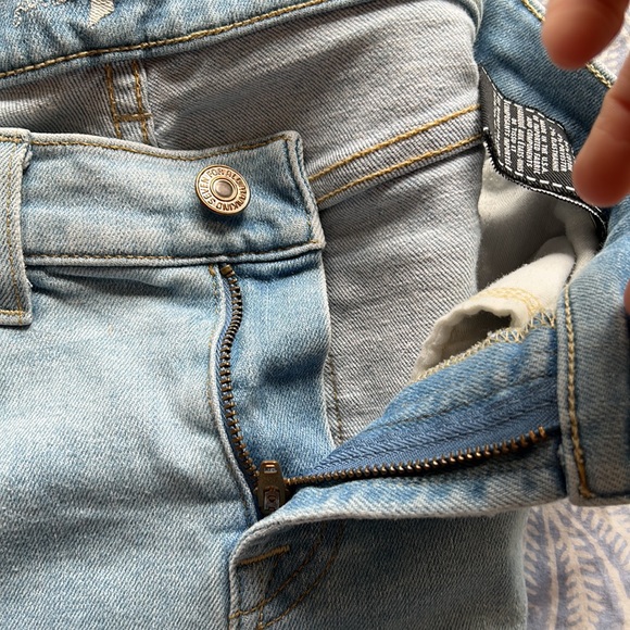 7 for all Mankind Roxanne Ankle tapered frayed hem light wash size 24 - Picture 7 of 7